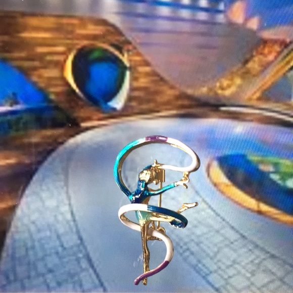 🍏50% OFF/3+... Enamel Gymnast with Ribbon Brooch - Picture 6 of 6